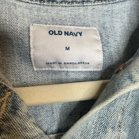 Old Navy Distressed Light Wash Denim Jacket – Size M - Picture 3 of 6